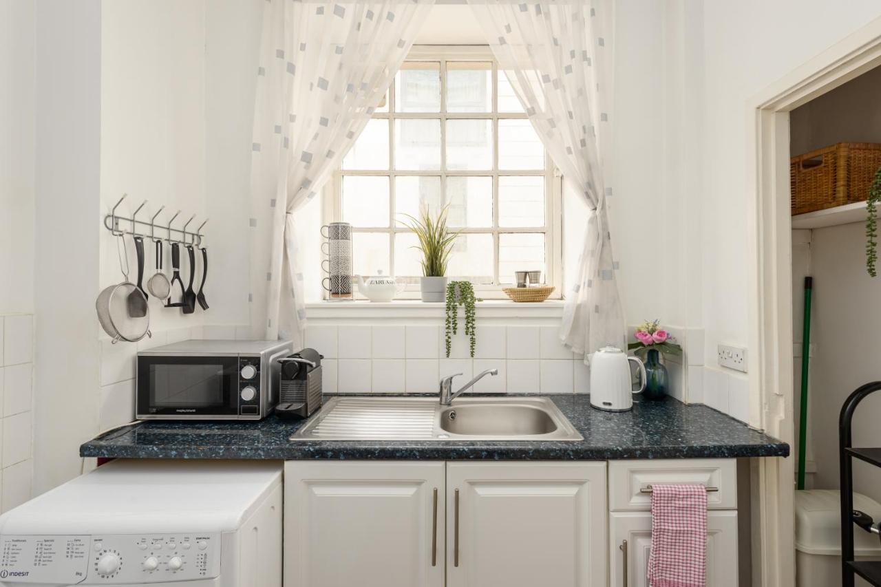2 Bedroom Royal Mile Apartment Edinburg Exteriör bild