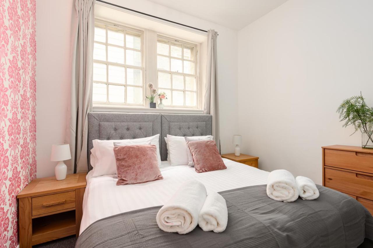 2 Bedroom Royal Mile Apartment Edinburg Exteriör bild