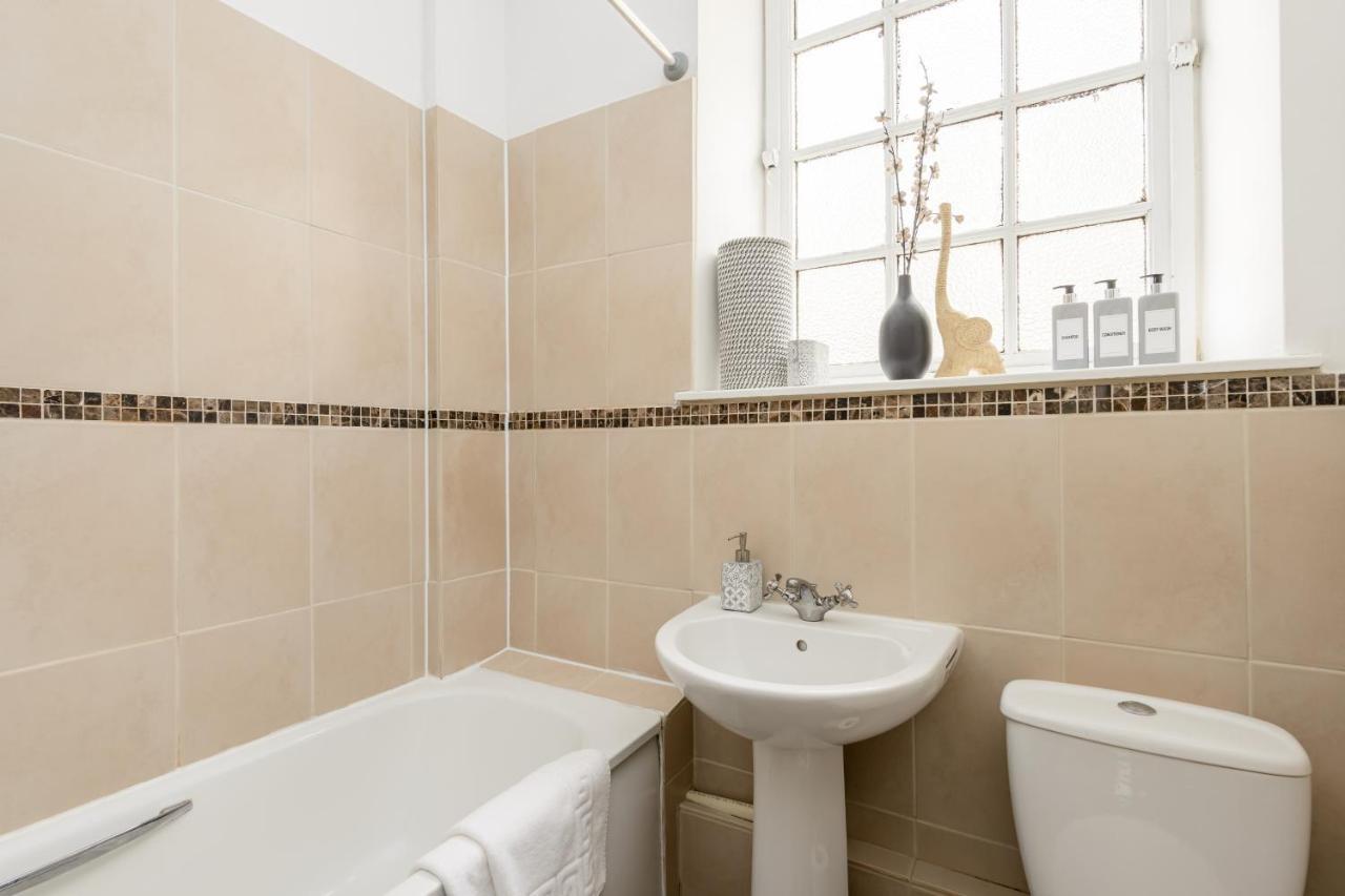 2 Bedroom Royal Mile Apartment Edinburg Exteriör bild