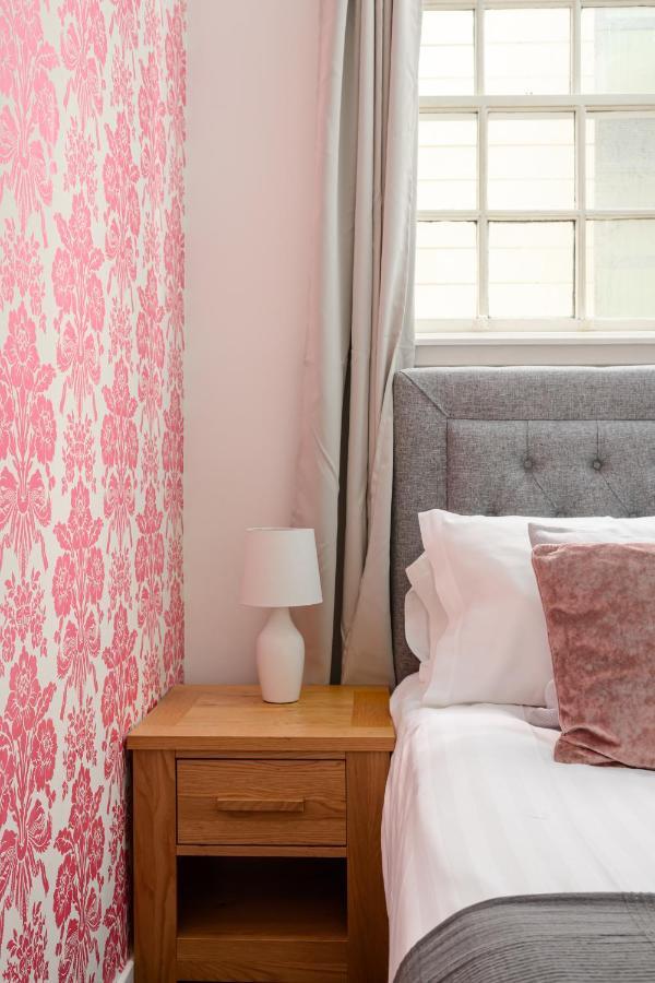 2 Bedroom Royal Mile Apartment Edinburg Exteriör bild