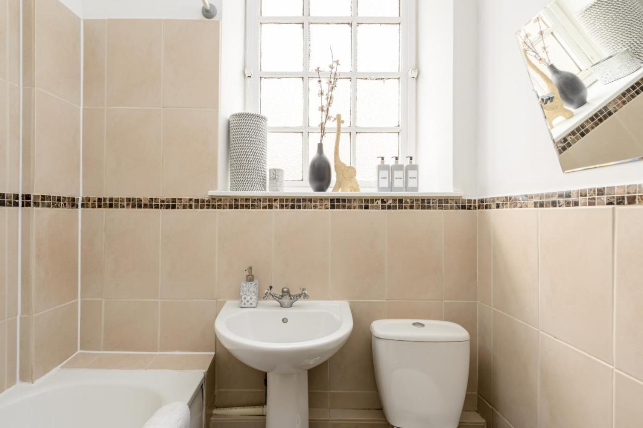 2 Bedroom Royal Mile Apartment Edinburg Exteriör bild